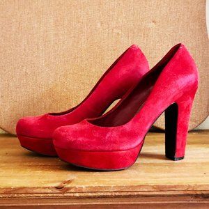 Gianni Bini heels ~ Red Suede ~ Size 61/2